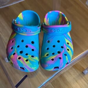CROCS Kids' Vibrant Water Shoes - Blue and Pink